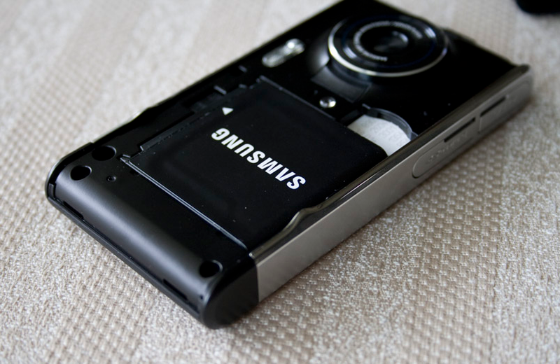 Illustration for article titled Samsung Memoir 8-Megapixel Cameraphone Lightning Review